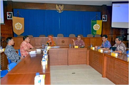 Read more about the article RENCANA KERJASAMA DENGAN UGM ” KEANEKARAGAMAN FLORA DAN FAUNA, EKOLOGI DAN ETNOBIOLOGI PULAU SENOA”