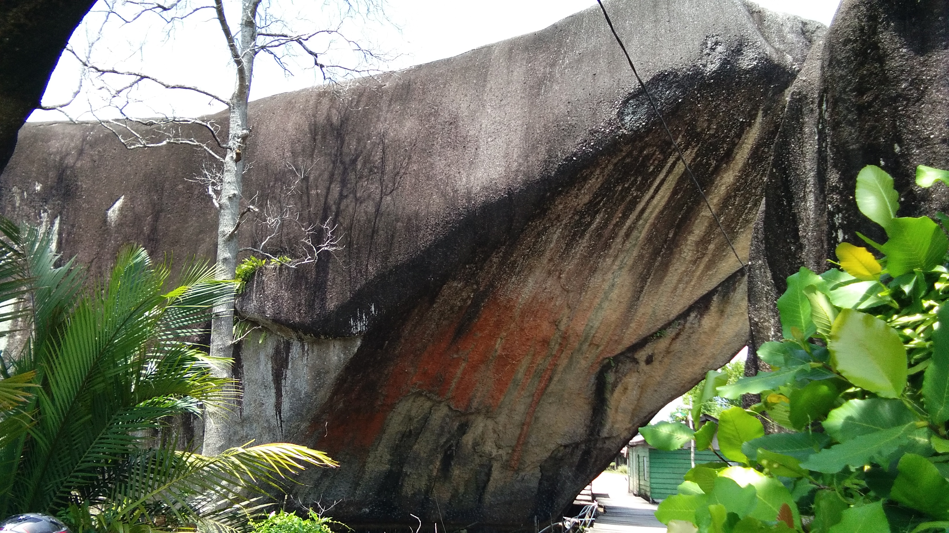 You are currently viewing LEGENDA BATU KAPAL – NATUNA