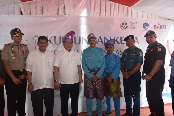 Read more about the article Masyarakat Mulai Merasakan Internet Cepat