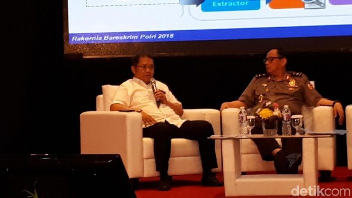 Read more about the article Menkominfo Cerita Sulitnya Tindak Akun Medsos Bermasalah