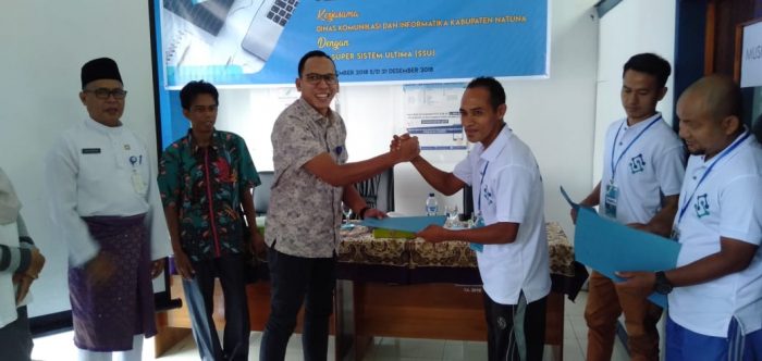 Read more about the article Sertifikat Secara Simbolis Diserahkan, Pelatihan Web Development Ditutup