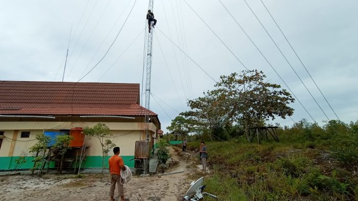 Read more about the article Susah Internetan, Wifi Kecamatan Bungteng Jadi Andalan
