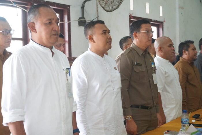 Read more about the article Kepala Diskominfo Natuna Pelantikan dan Pengambilan Sumpah PNS Jabatan Administrasi dan Pengawas di Kecamatan Serasan dan Serasan Timur