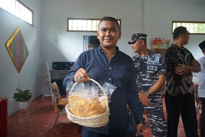 Read more about the article Kepala Diskominfo Natuna Hadiri Pembukaan Gerai PKK Serasan