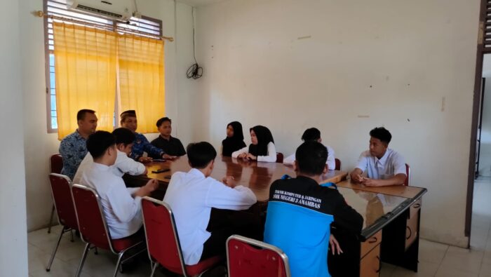 Read more about the article Diskominfo Lepas Siswa Magang dari SMK N 3 Anambas