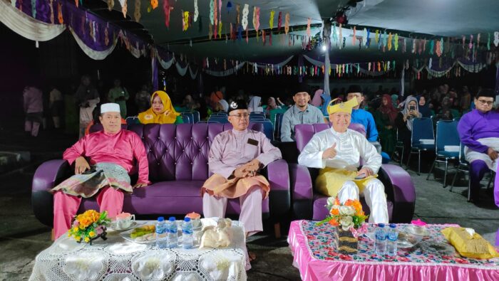 Read more about the article Plt. Kadis Kominfo Natuna Hadiri Gelar Budaya Dendang Piwang Batu Gajah