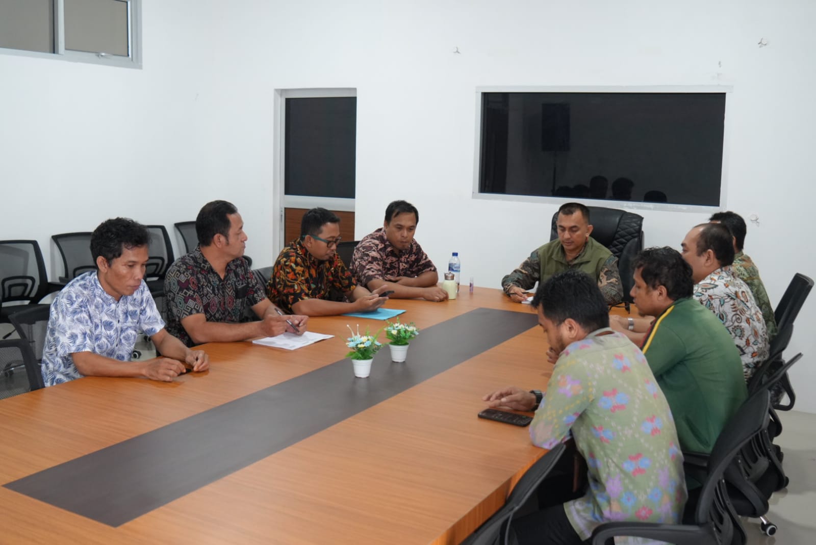 You are currently viewing Rapat Lanjutan Pembahasan Program Kerja Tahun 2025 Bidang PIKP Diskominfo Natuna