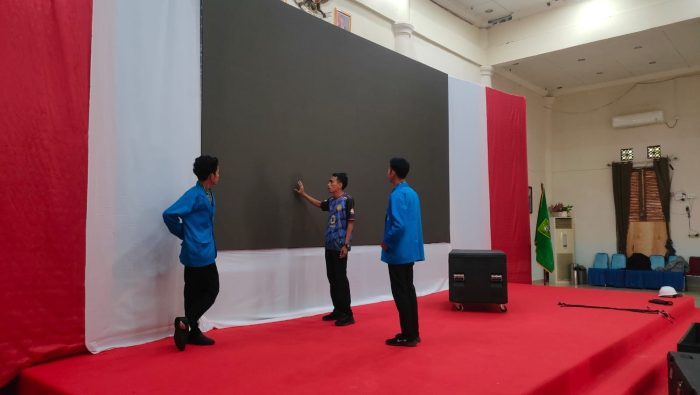 Read more about the article Siswa Magang Diskominfo Natuna Dapat Pembekalan Teknis Videotron Indoor
