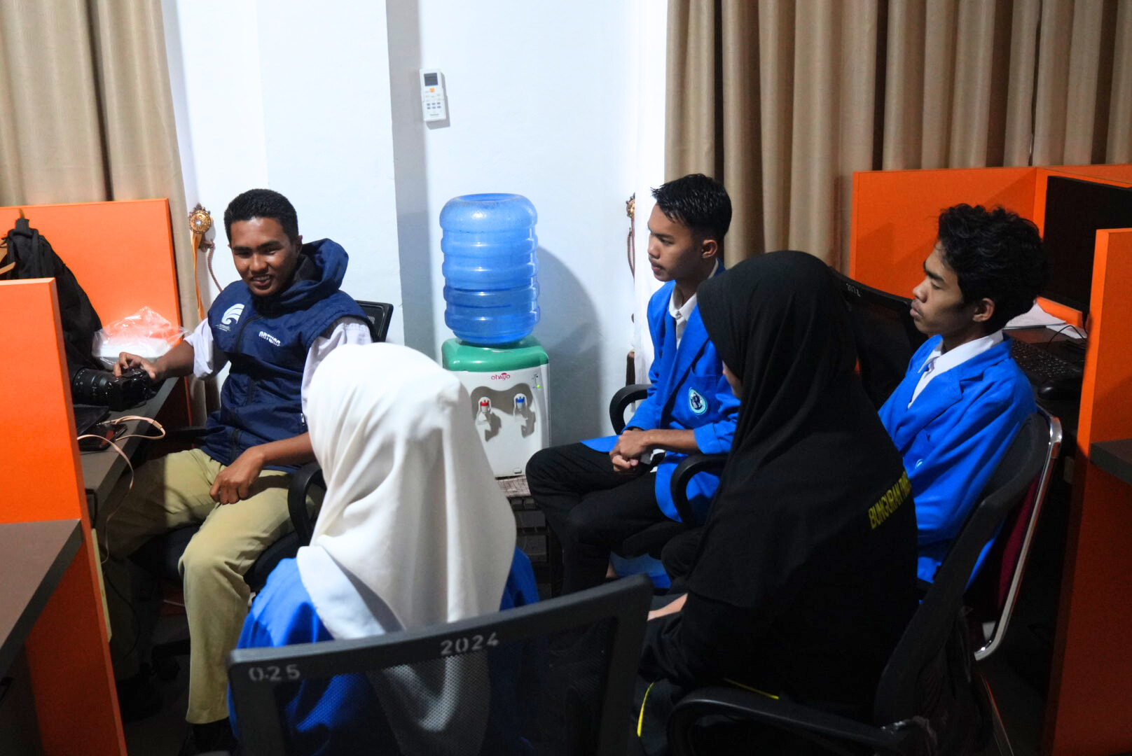 You are currently viewing Diskominfo Natuna Berikan Pembekalan Pembuatan Konten Media Sosial kepada Siswa Magang