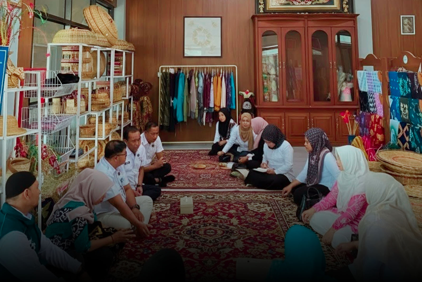 You are currently viewing Kabid PIKP Diskominfo Natuna Hadiri Rapat Pengurus Dekranasda Masa Bakti 2025–2029